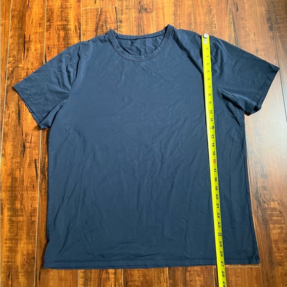 Lululemon The Fundamental Tee - Picture 5 of 6